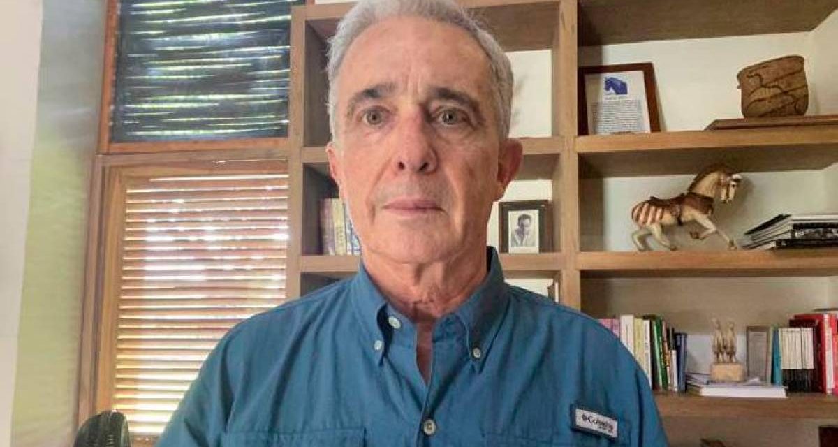 ¿De qué acusan al expresidente  de Colombia Álvaro Uribe?