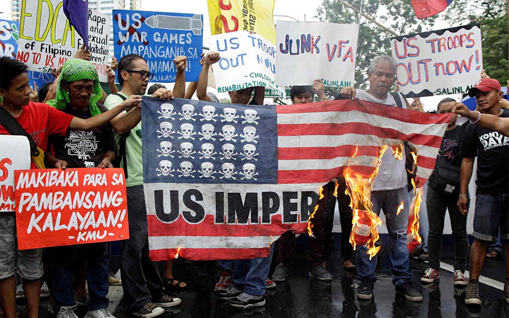 Negocio de la COVID-19: EE.UU impone a Filipinas tropas por vacunas