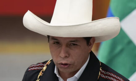 El presidente de Perú paga su impericia con un nuevo juicio político