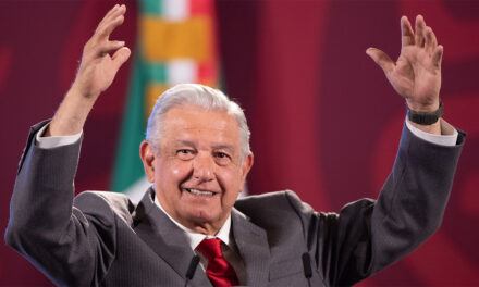López Obrador triunfó en el referendo