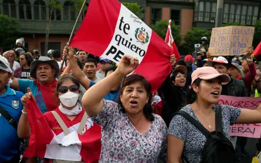 Las protestas en Perú son un delito, dictamina el Tribunal Supremo