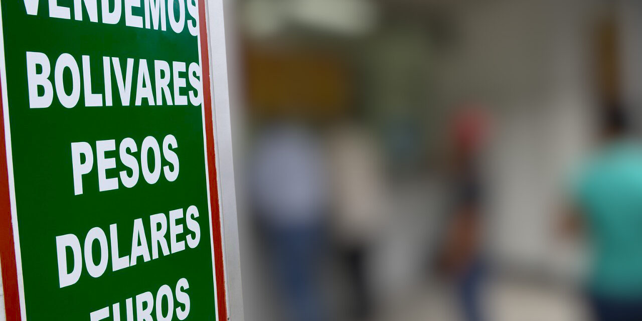 Geo-arbitraje, la fórmula para ganar en dólares, gastar en pesos y vivir mejor