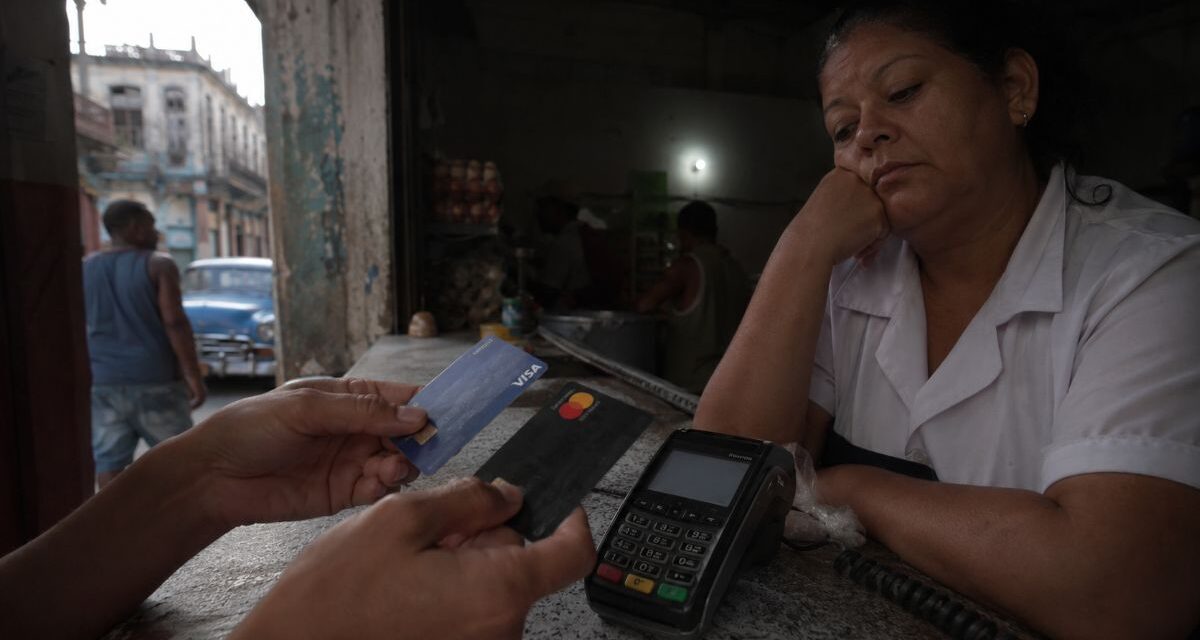 Continúa el asedio contra Cuba: Visa y Mastercard salen del circuito de pagos