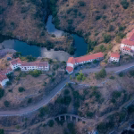 Salto de Castro, el pueblo abandonado que renace como negocio turístico