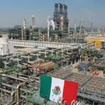 Pemex busca convertir caña de azúcar en combustible para aviones