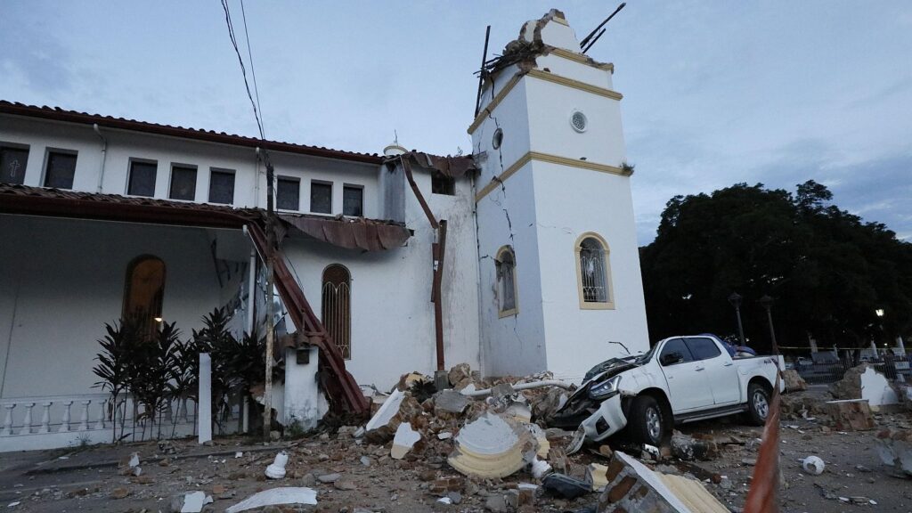 Cerca de 1,250 viviendas sufrieron destrucción parcial o total en el terremoto que afectó a Panamá